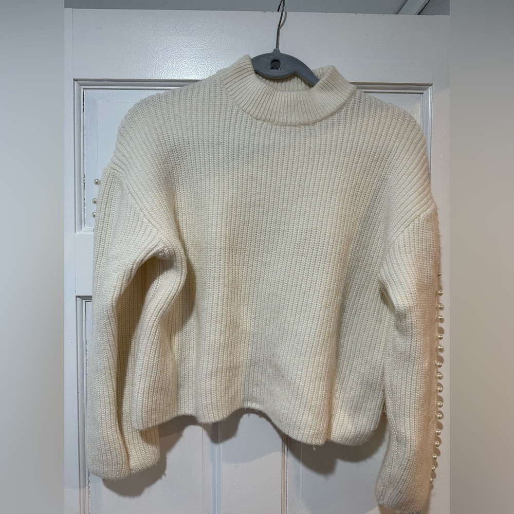 H&M pearl sleeves turtleneck sweater, slight wear with pilling, size small